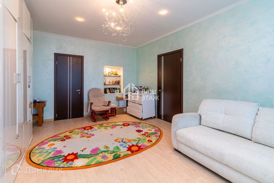 Сдаётся 3-комнатная квартира, 165.7 м²