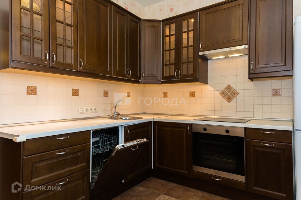Сдаётся 2-комнатная квартира, 80 м²