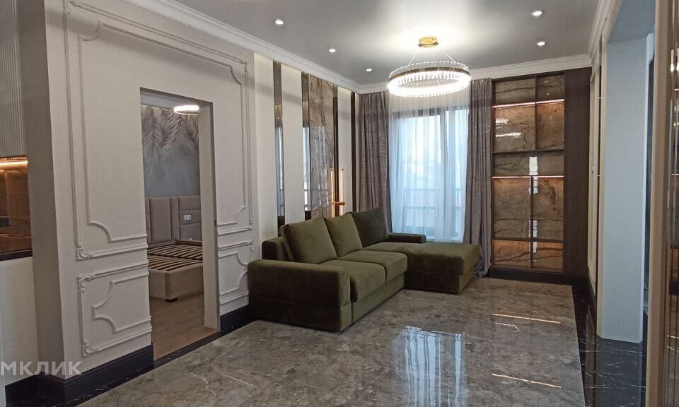 Продаётся 4-комнатная квартира, 130 м²