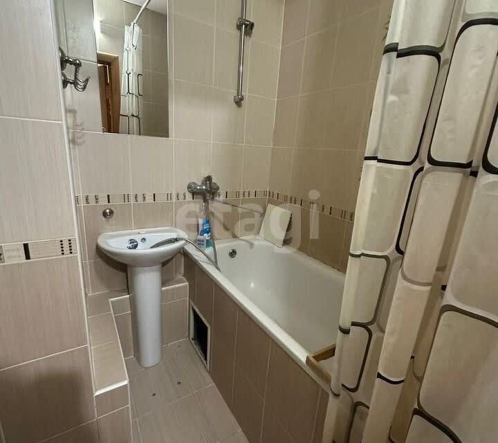 Продаётся 1-комнатная квартира, 43 м²