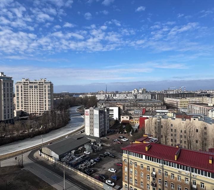 Продаётся 4-комнатная квартира, 107 м²
