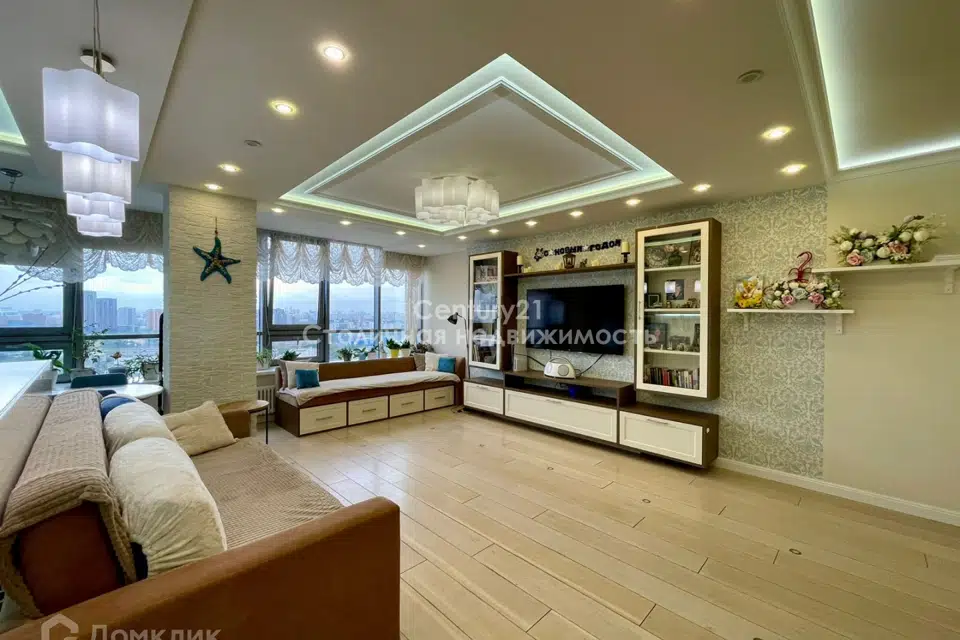 Продаётся 3-комнатная квартира, 127.8 м²