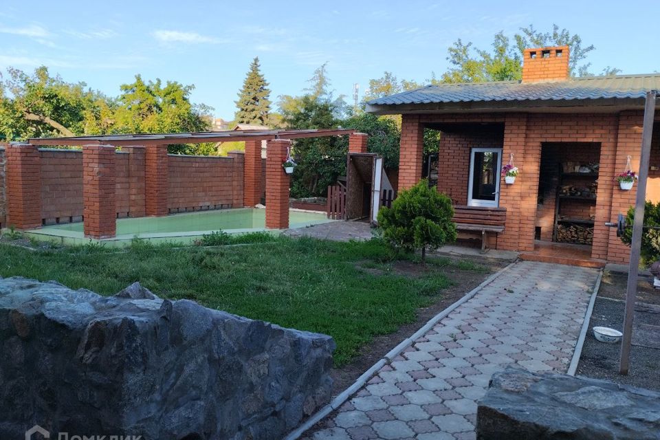 Продаётся 3-этажный дом, 212 м²