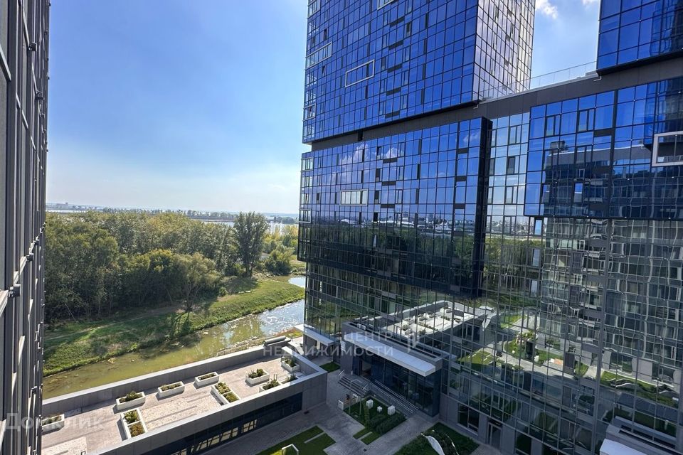 Продаётся 1-комнатная квартира, 42 м²