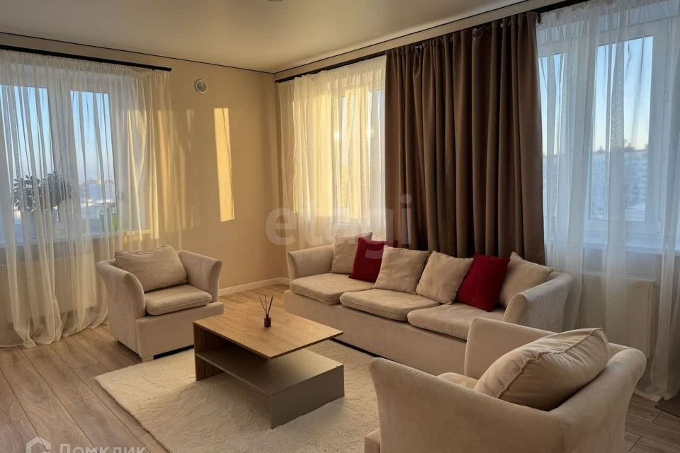 Сдаётся 2-комнатная квартира, 65 м²
