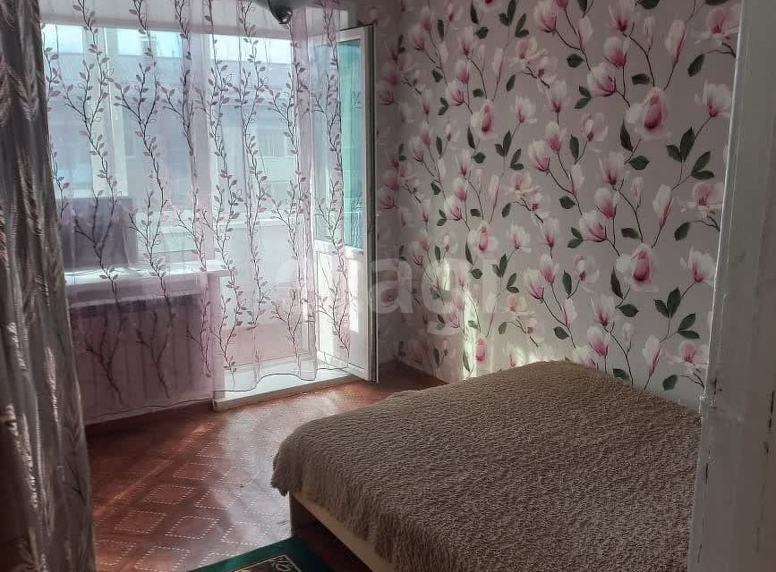 Продаётся 4-комнатная квартира, 62.4 м²