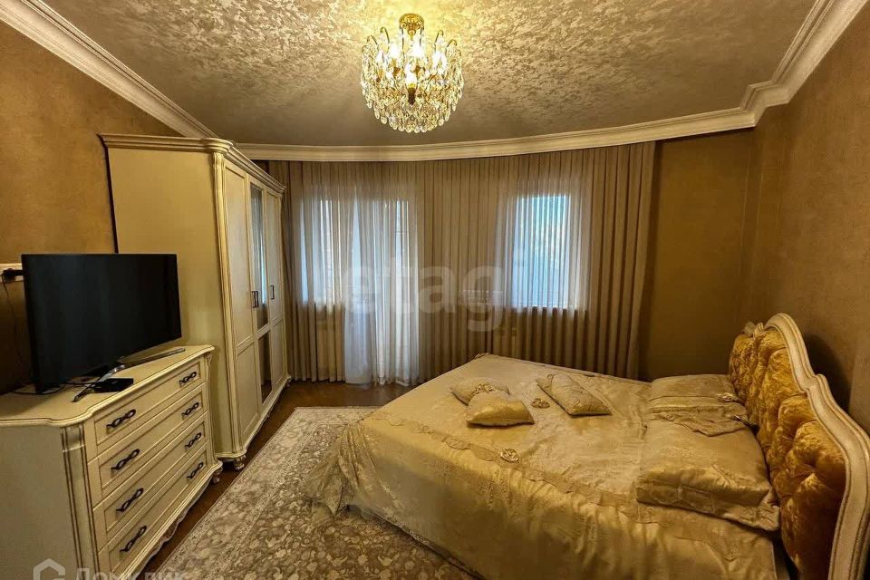 Продаётся 3-комнатная квартира, 109 м²