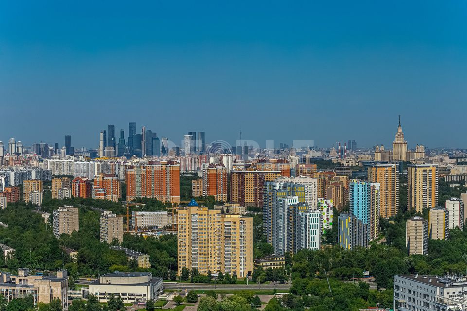 Продаётся 5-комнатная квартира, 185 м²
