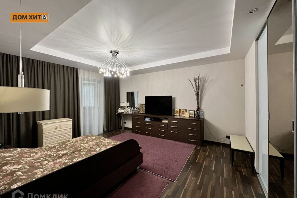 Продаётся 3-комнатная квартира, 125.8 м²