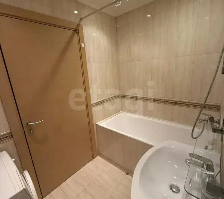 Продаётся 1-комнатная квартира, 42.1 м²