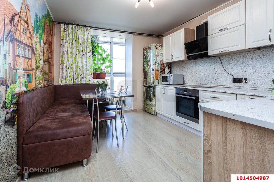 Продаётся 2-комнатная квартира, 64.1 м²