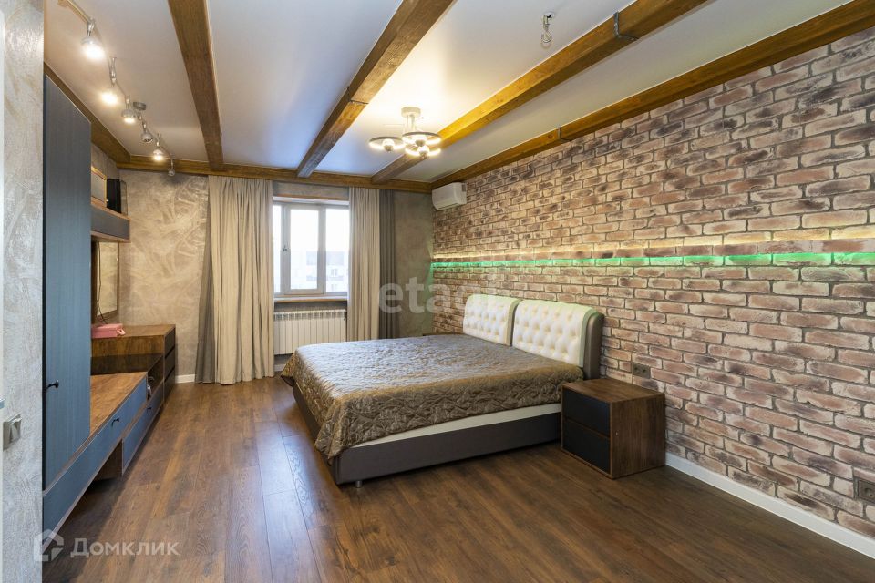 Продаётся 4-комнатная квартира, 150 м²