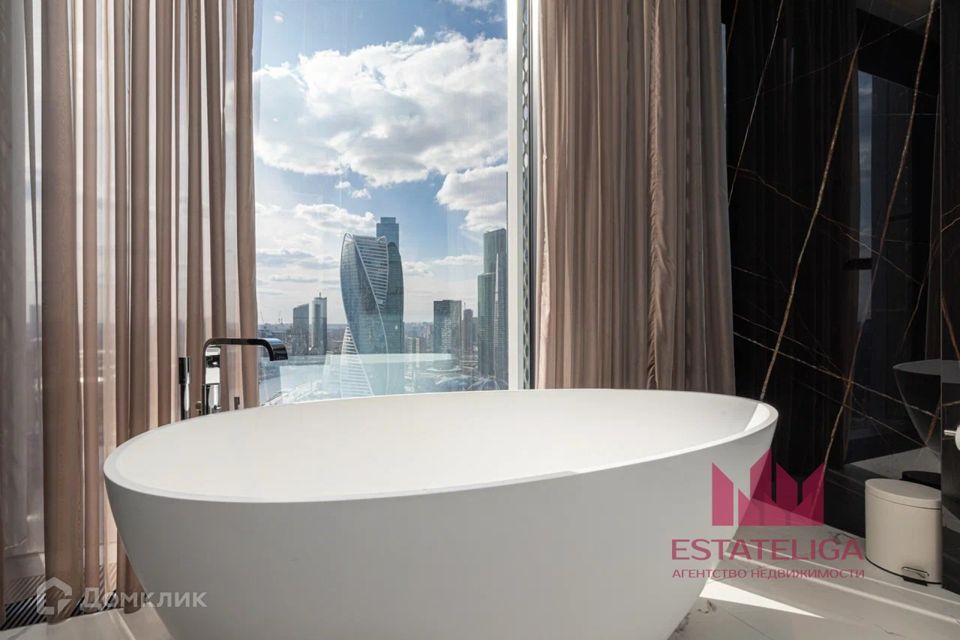 Продаётся 3-комнатная квартира, 119.2 м²