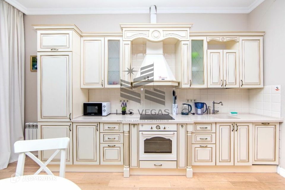 Сдаётся 2-комнатная квартира, 95 м²