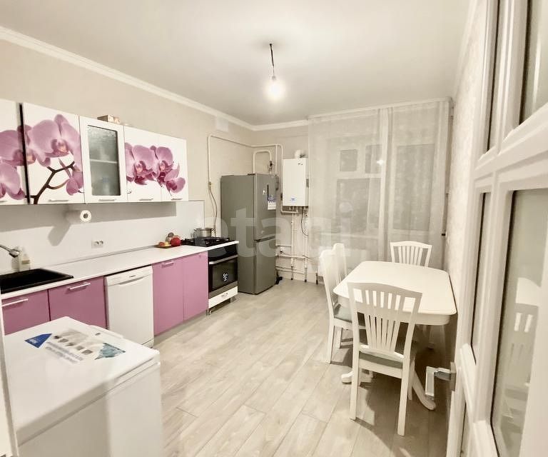 Продаётся 2-комнатная квартира, 60.7 м²