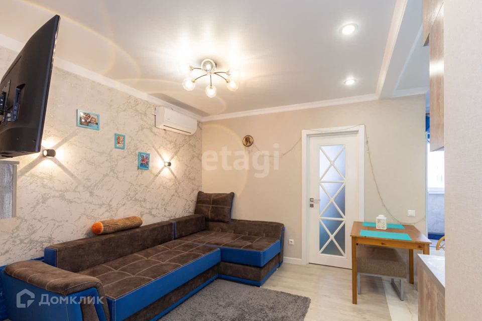 Продаётся 1-комнатная квартира, 42 м²