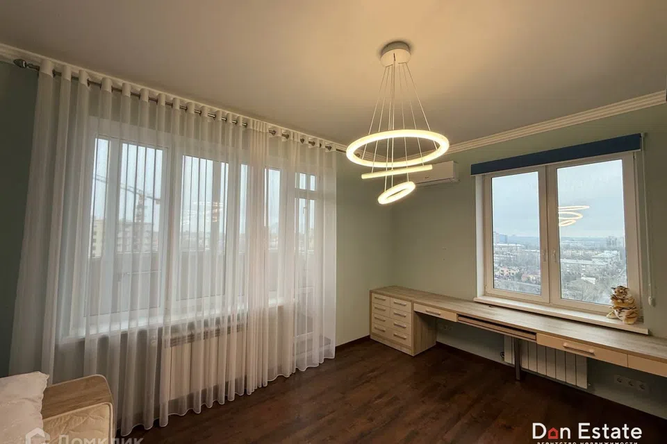 Продаётся 3-комнатная квартира, 100 м²