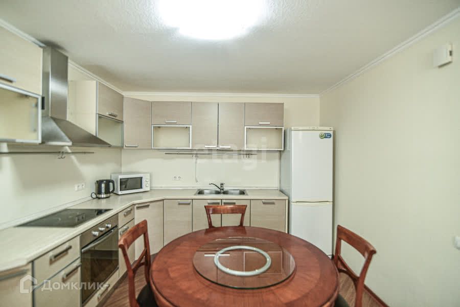 Сдаётся 2-комнатная квартира, 71.9 м²