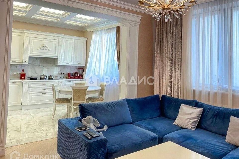 Продаётся 3-комнатная квартира, 110 м²