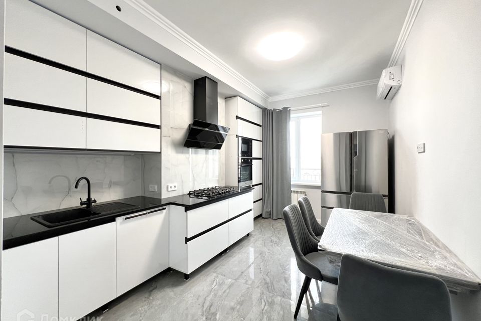 Продаётся 4-комнатная квартира, 129.8 м²