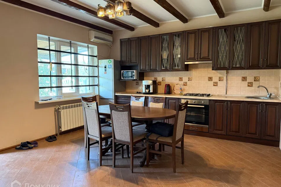 Продаётся 2-этажный дом, 176.2 м²