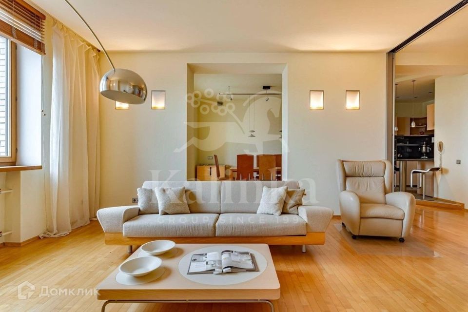 Продаётся 4-комнатная квартира, 142.5 м²