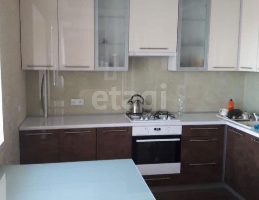 Продаётся 1-комнатная квартира, 43 м²
