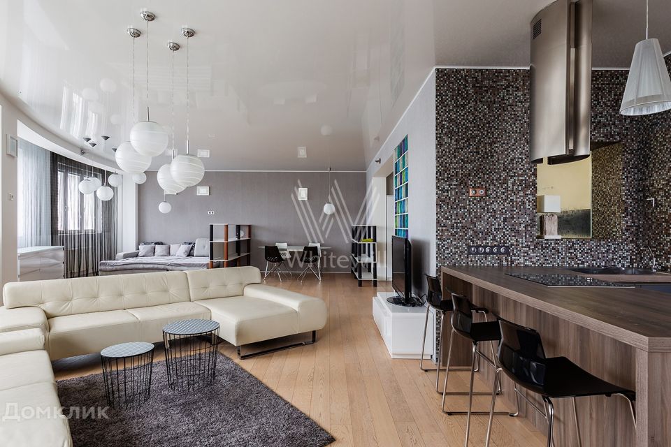 Сдаётся 2-комнатная квартира, 105 м²
