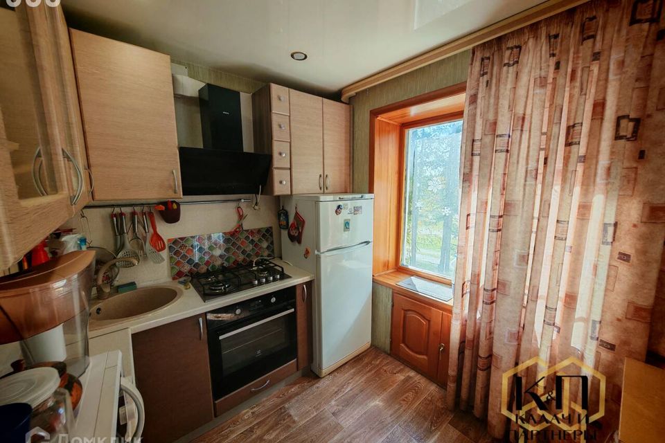Продаётся 4-комнатная квартира, 64 м²