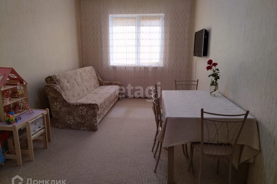 Продаётся 1-комнатная квартира, 37.9 м²