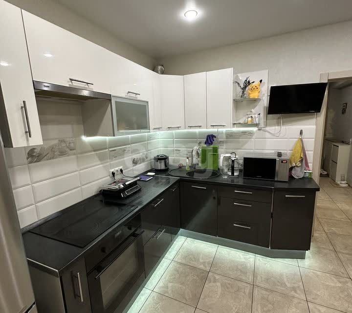 Продаётся 1-комнатная квартира, 42 м²