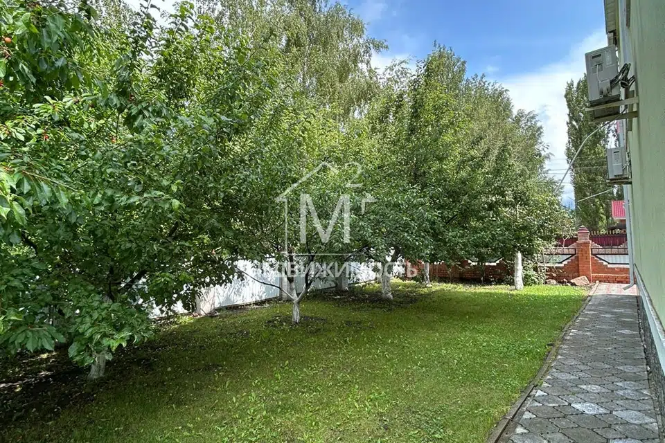 Продаётся 3-этажный дом, 388 м²