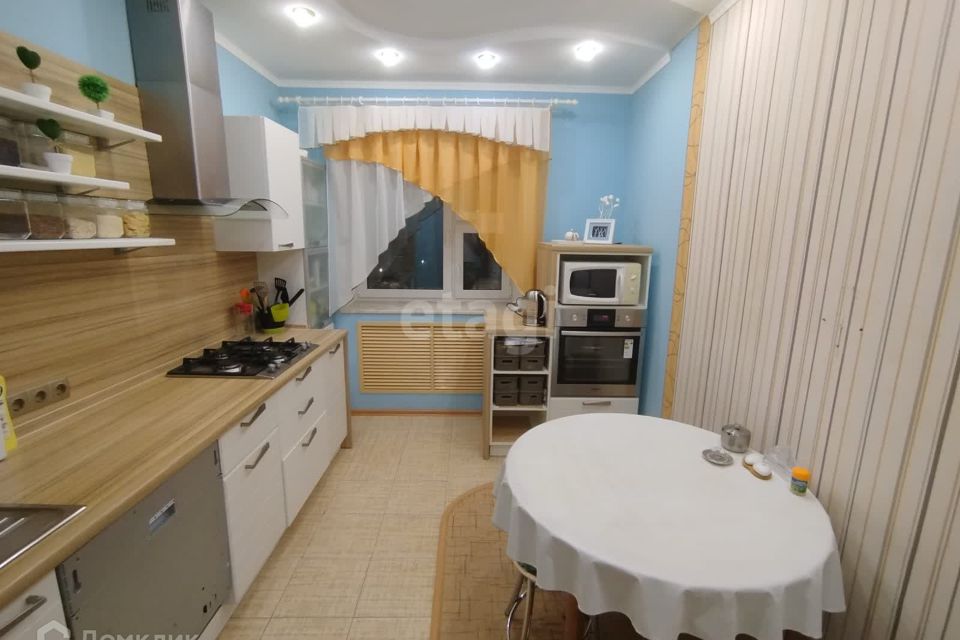 Продаётся 3-комнатная квартира, 67.9 м²
