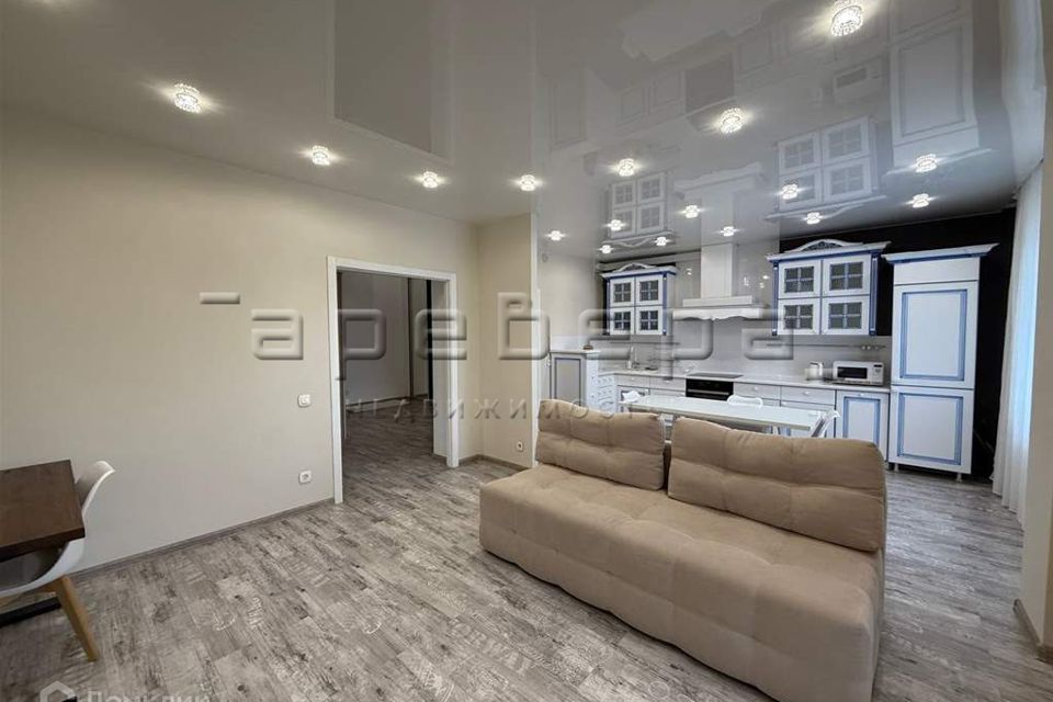 Сдаётся 3-комнатная квартира, 91 м²