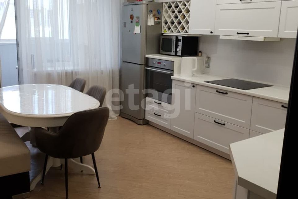 Продаётся 3-комнатная квартира, 90 м²