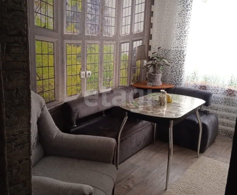 Продаётся 4-комнатная квартира, 60.9 м²