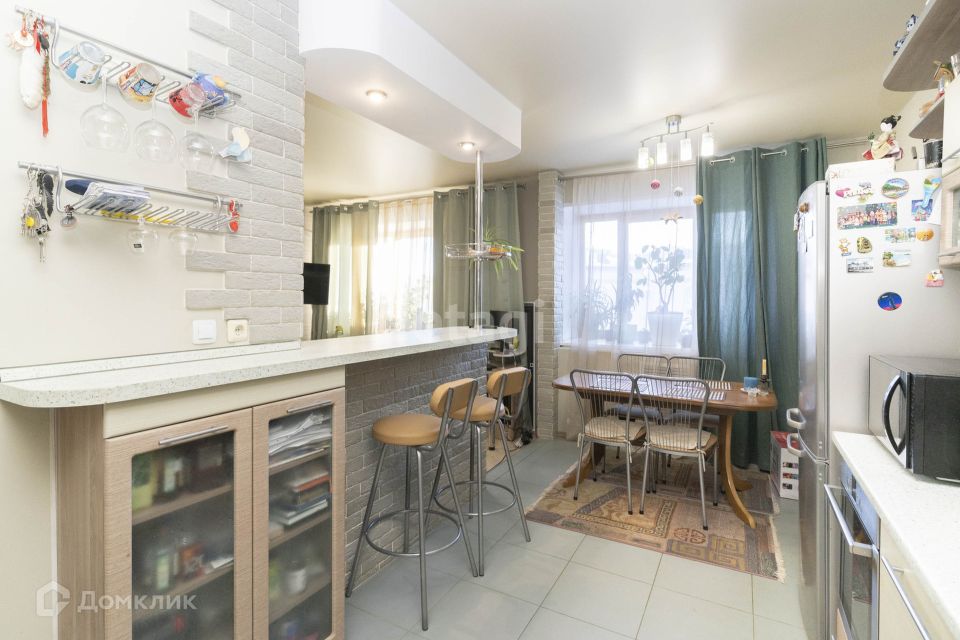Продаётся 2-комнатная квартира, 69.4 м²
