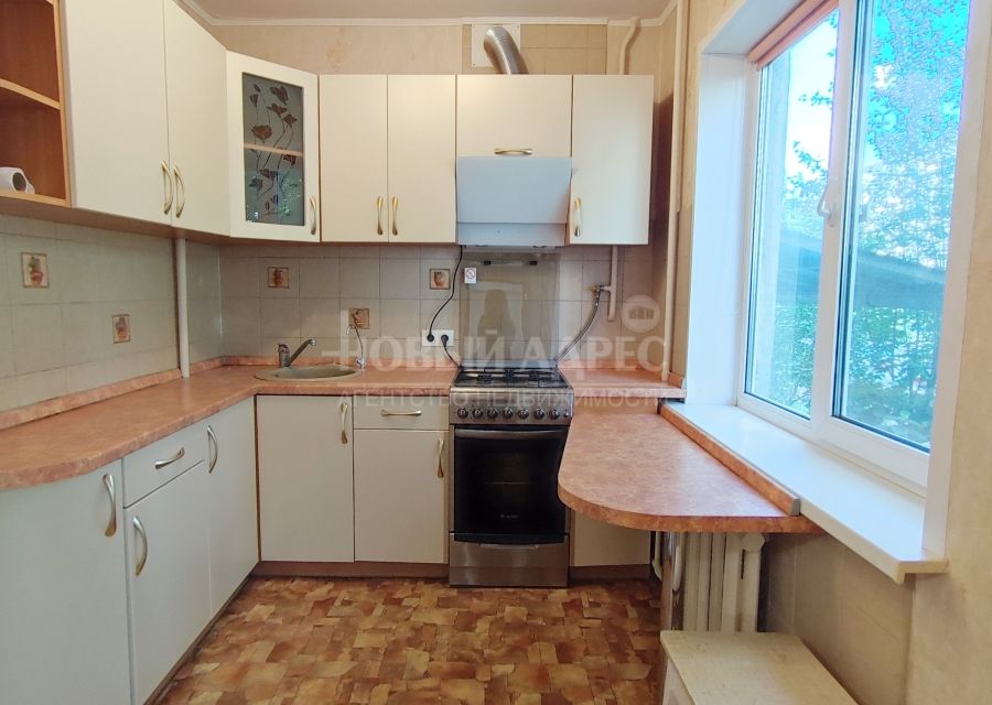 Продаётся 3-комнатная квартира, 49.6 м²