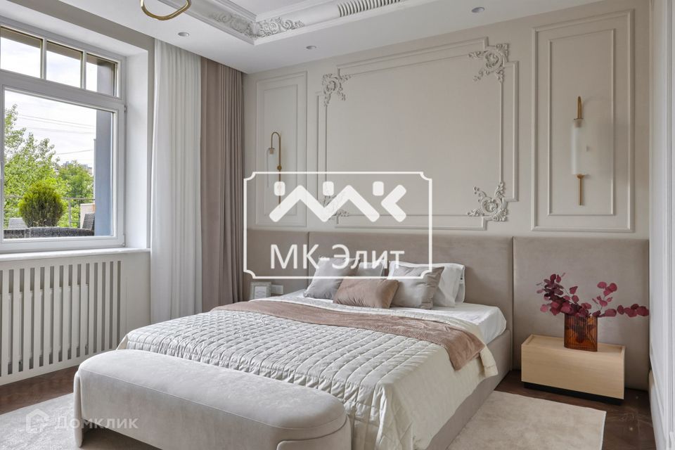 Продаётся 4-комнатная квартира, 135.8 м²