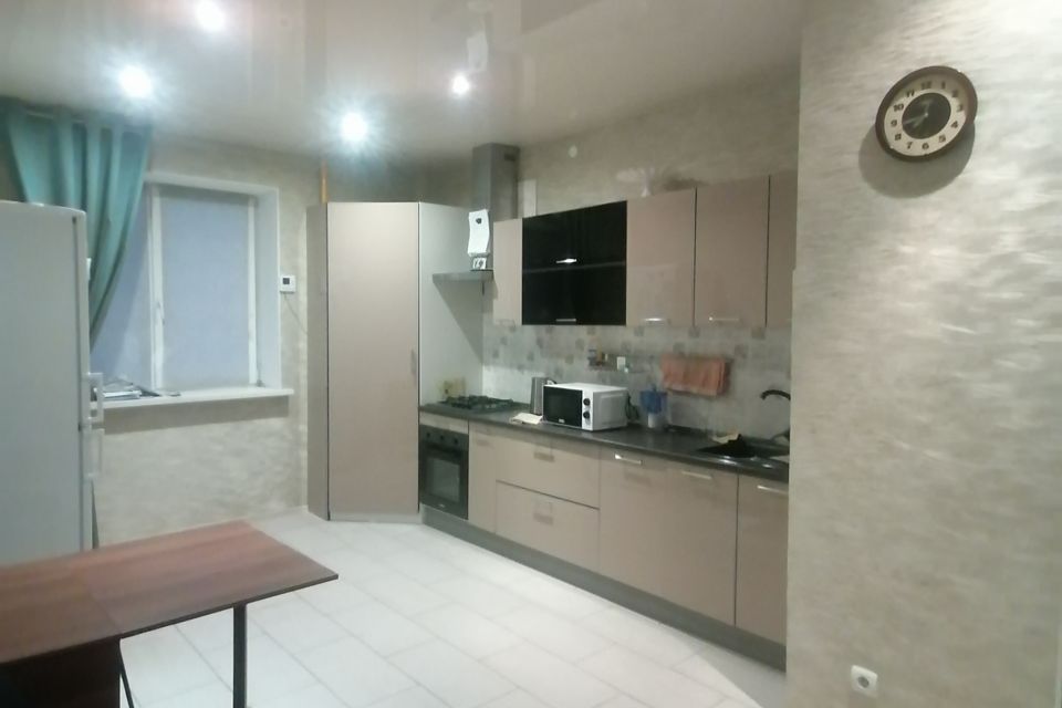 Продаётся 3-комнатная квартира, 98 м²