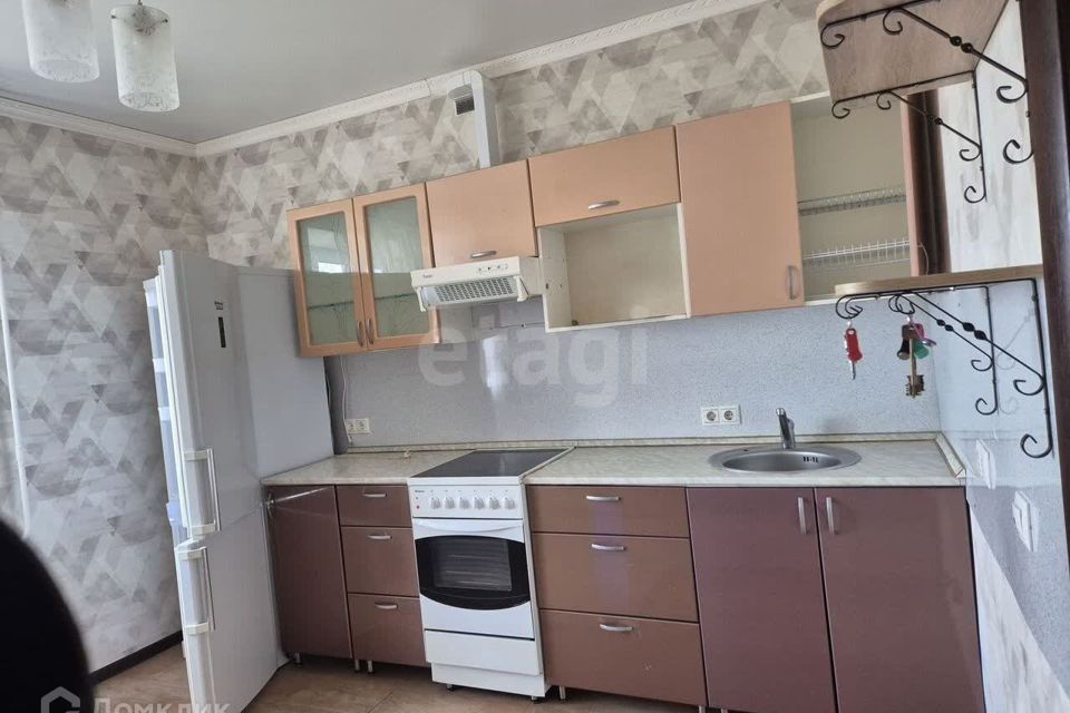 Сдаётся 2-комнатная квартира, 80 м²