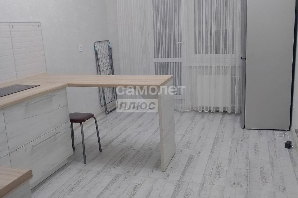 Продаётся 1-комнатная квартира, 37.8 м²