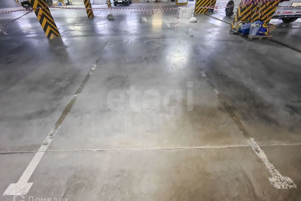 Продаётся машиноместо, 13 м²