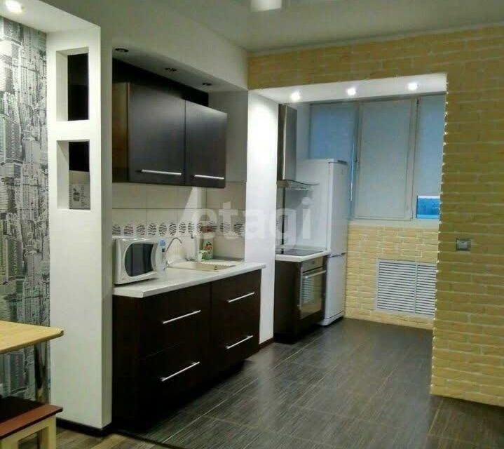 Продаётся 1-комнатная квартира, 42 м²