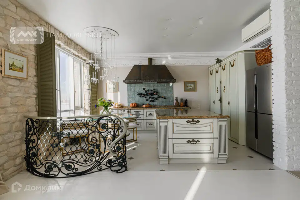 Продаётся 2-комнатная квартира, 118 м²