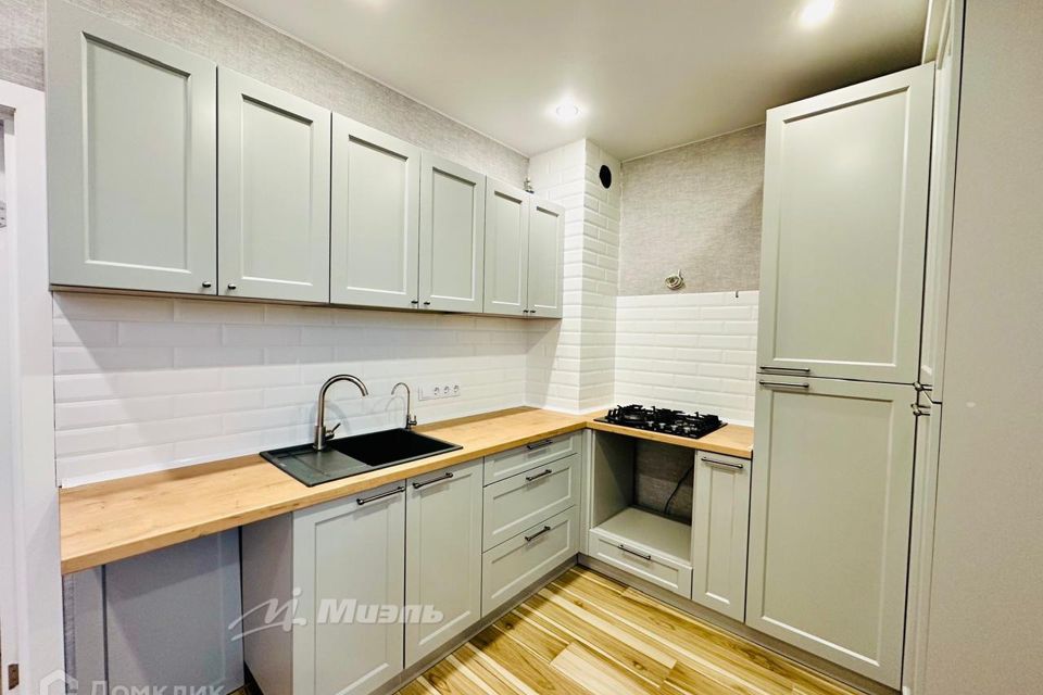 Продаётся 1-комнатная квартира, 41.2 м²