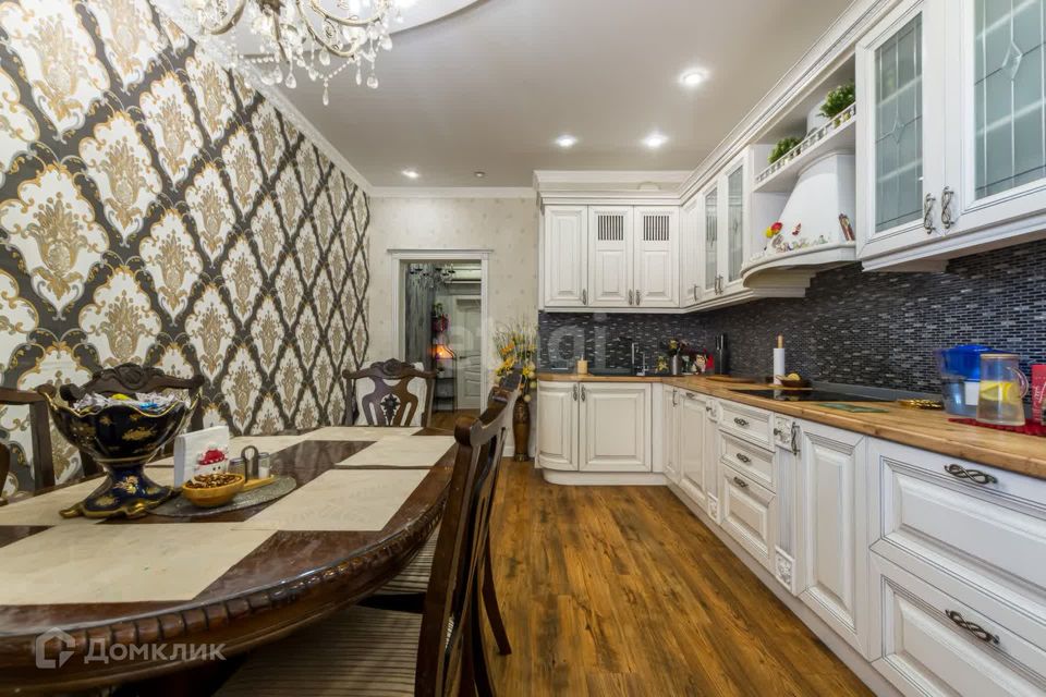 Продаётся 2-комнатная квартира, 72.1 м²
