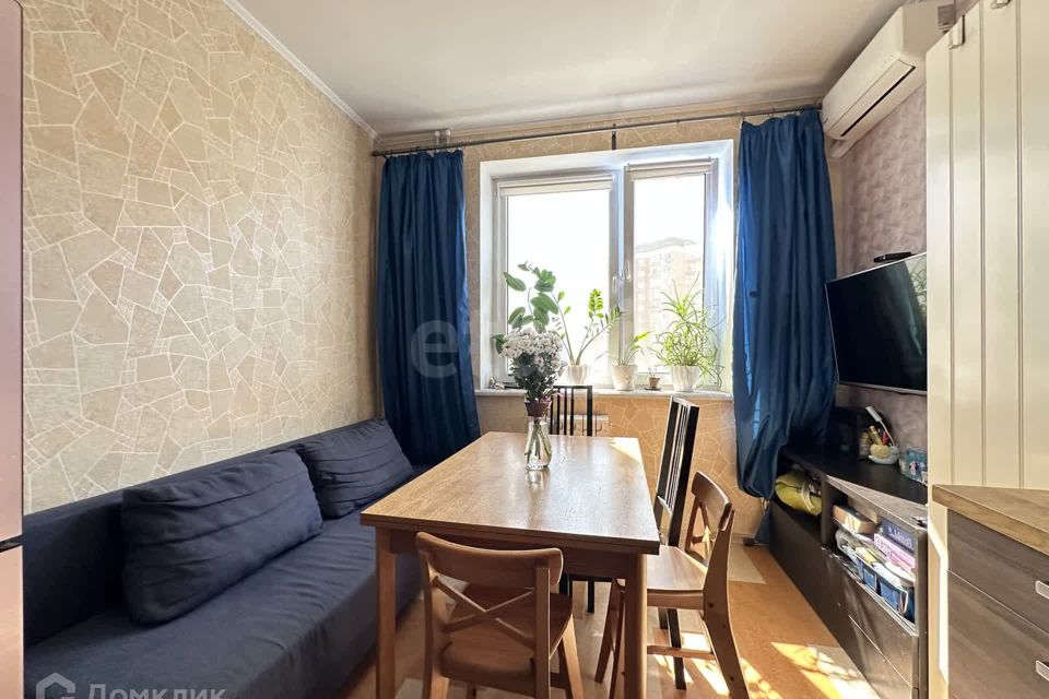 Продаётся 2-комнатная квартира, 71.1 м²