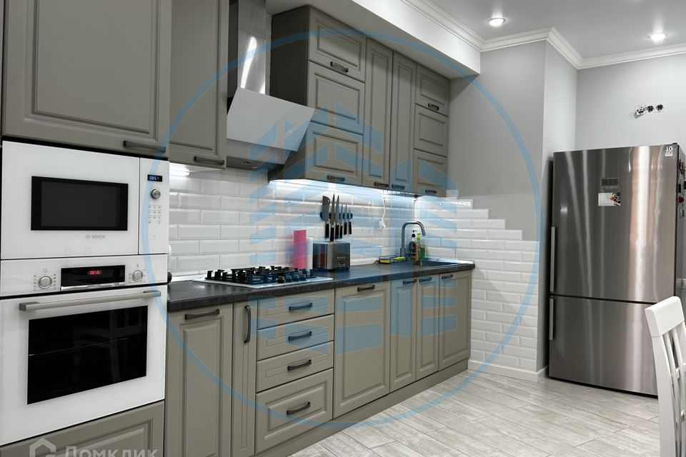 Продаётся 3-комнатная квартира, 107.8 м²