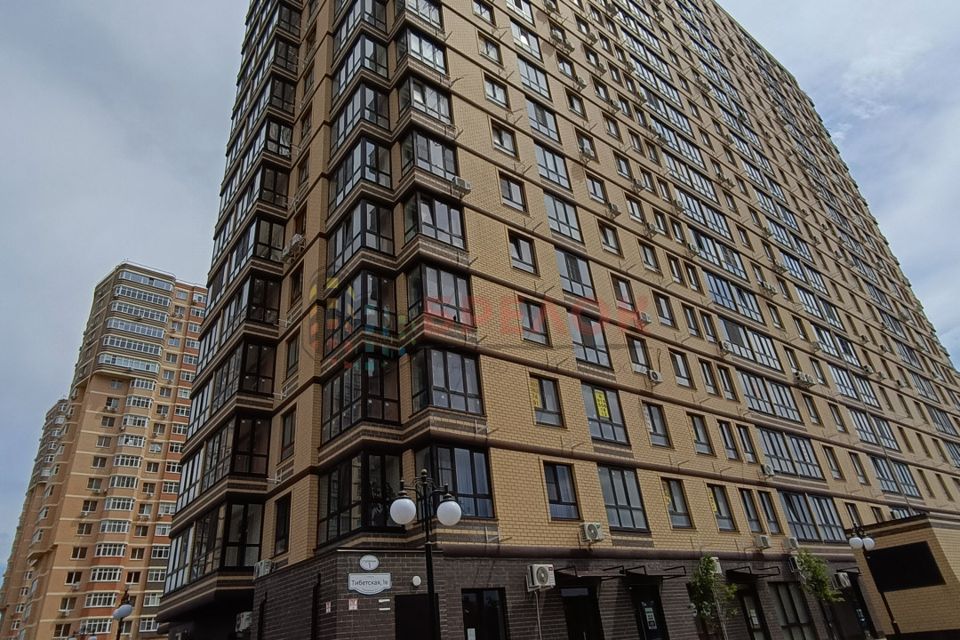 Продаётся 1-комнатная квартира, 46 м²